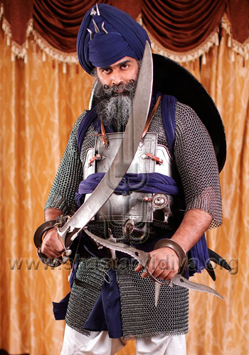 Gurdev Nidar Singh Nihang, the 'last surviving master of the Sikh warrior art', courtesy MailOnline, Nov 2011